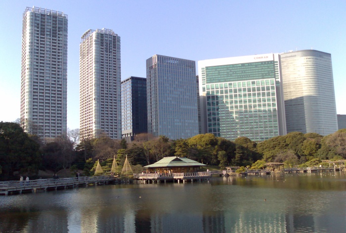 Hamarikyu-teien, or the Detached Palace Garden, and some newer Tokyo buildings. Apparently duck catching was a popular sport several centuries ago and so there are a series of walls and ponds in the garden to allow people to sneak up on unsuspecting ducks - a unusual hobby that I've not heard of before.