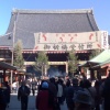 The main building and some of the crowds at the Senso-ji temple.